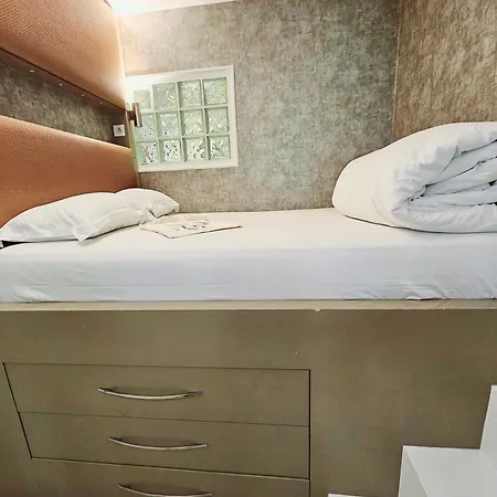 In Beautiful & Elegant Center Apartament *