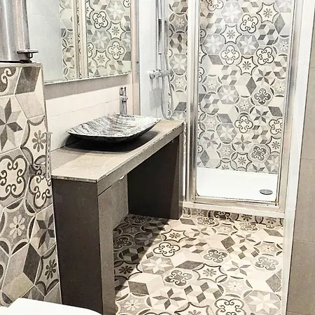 In Beautiful & Elegant Center Париж